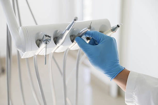 Professional Tooth Extraction technician working in South Taft, CA